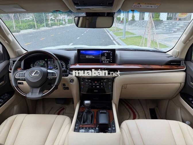 Lexus LX570 SuperSport 2017 Trắng Tự động