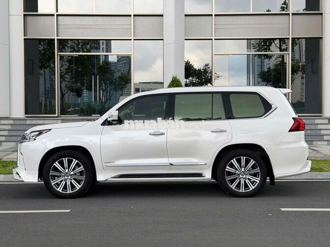Lexus LX570 SuperSport 2017 Trắng Tự động