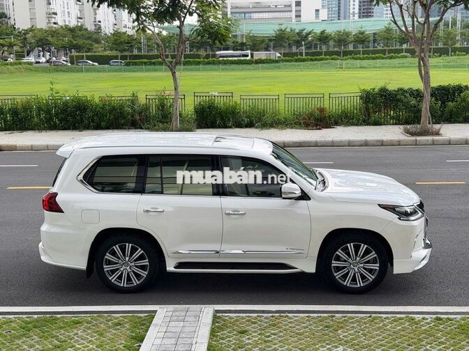 Lexus LX570 SuperSport 2017 Trắng Tự động