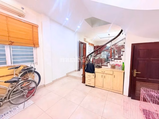 NHÀ LÔ GÓC CẦU GIẤY – 3 MẶT THOÁNG, Ô TÔ, KINH DOANH -GIÁ 19.2 TỶ