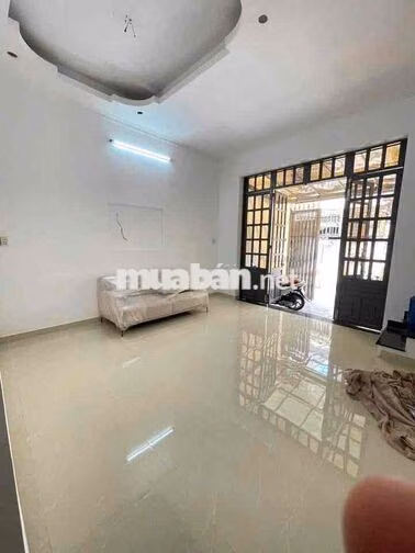 Bán Nhà 5.6 x 10.5. hẻm 440 Thống Nhất p16. 3 phòng