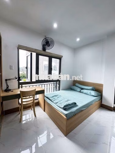 🤫 STUDIO "BÓC SEAL" DƯƠNG QUẢNG HÀM: MÁY GIẶT RIÊNG, CỬA SỔ TRỜI