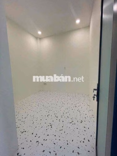 Bán Nhà 5.6 x 10.5. hẻm 440 Thống Nhất p16. 3 phòng