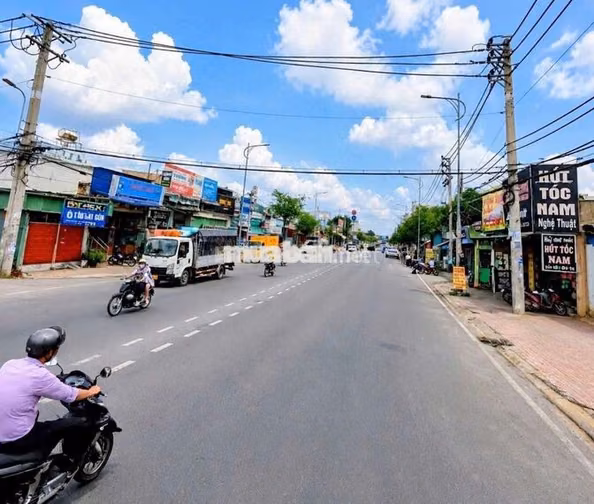 Kho xưởng mặt tiền Tô Ký-Thới Tam Thôn-Hóc Môn. Dt 12x50~600m2. 45tr