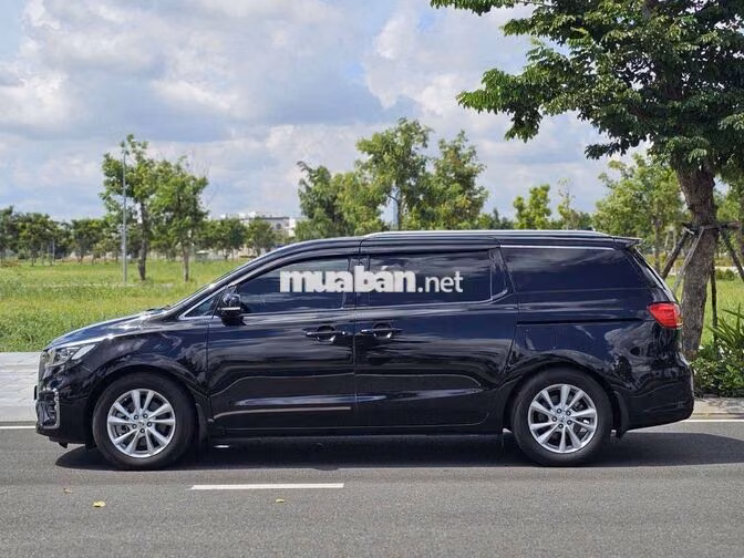 Kia Sedona Platinum G 2019 66.000 km Đen