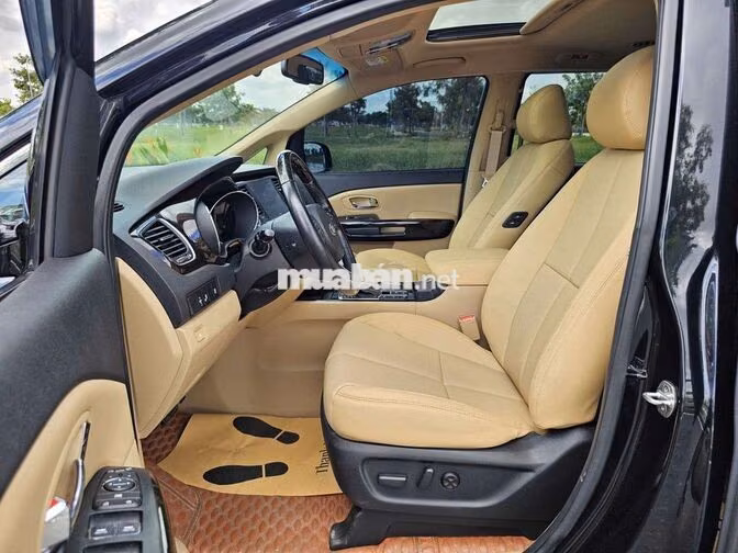 Kia Sedona Platinum G 2019 66.000 km Đen