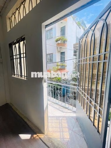 Chị thuê nhà nguyên Căn Lý Thường Kiệt Tân Bình Giá 8 triệu