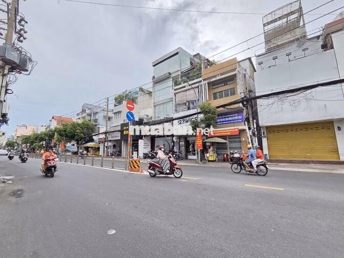 🏠Nhà MT số 198 Cách Mạng Tháng Tám, p.Nhiêu Lộc❌Ngã ba Rạch Bùng Binh