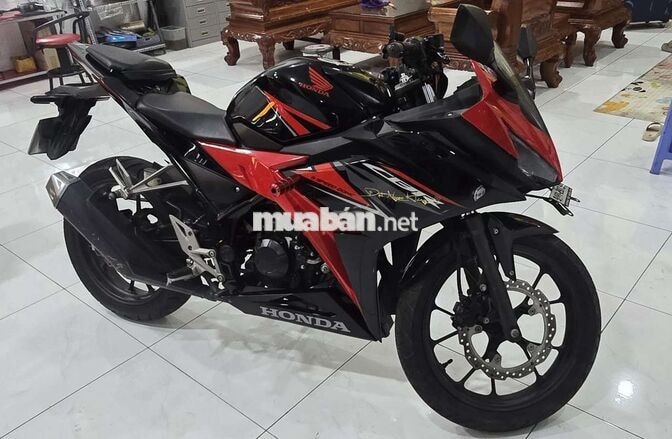 Honda CBR150R Đỏ đen