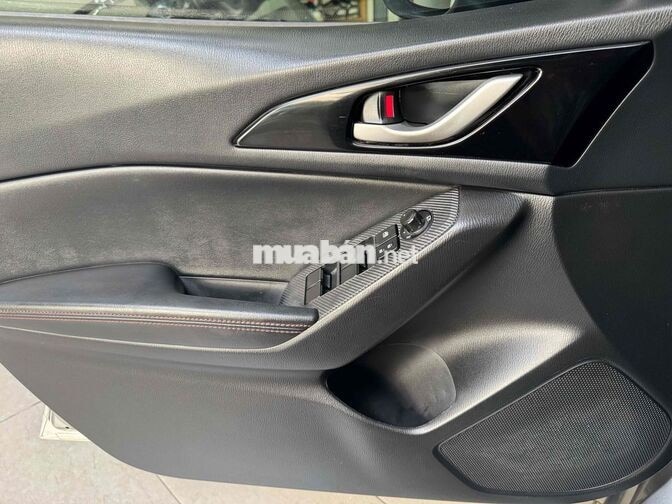 Mazda Mazda 3 2015 Tự động Bạc