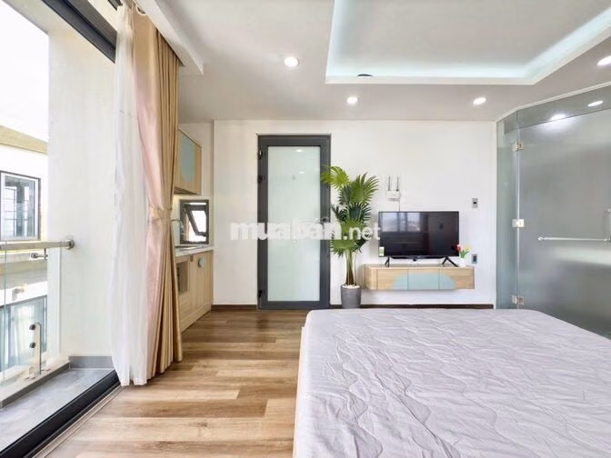 Studio ban công 40m² Full NT, thang máy, hầm xe rộng trục Lê Văn Sỹ