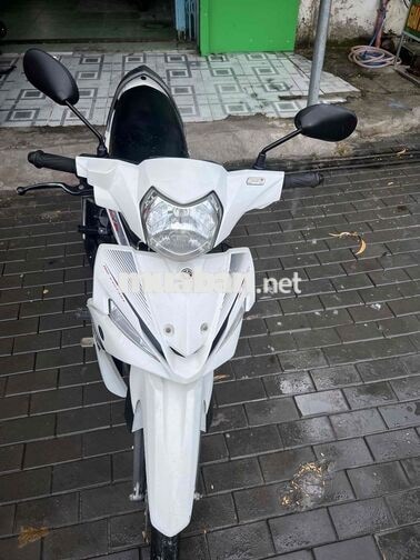 Yamaha Sirius FI RC 2016 Trắng - Đen