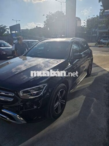 Mercedes GLC200 2020 12,000 km Đen