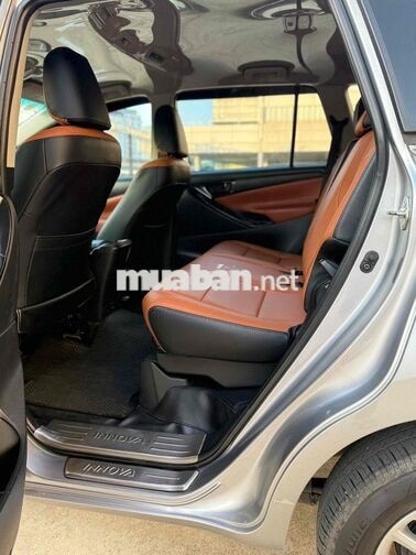 Toyota Innova 2.0E MT 2020 Số sàn Bạc