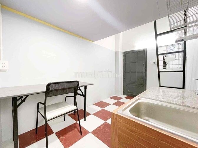🔥PHÒNG GÁC CAO 2M SẴN MÁY LẠNH_THANG MÁY_CÁCH ĐH TÀI CHÍNH MKT 1,5KM