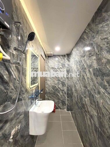 Sang chdv cao cấp lời 170tr/thang Q1. ra đi 3tỷ