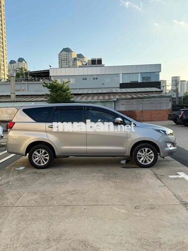 Toyota Innova 2.0E MT 2020 Số sàn Bạc