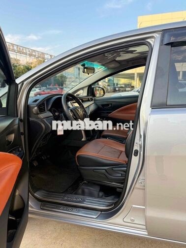 Toyota Innova 2.0E MT 2020 Số sàn Bạc