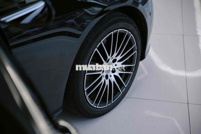 Mercedes C200 Avantgarde Plus 2022 Đen 68.000 Km