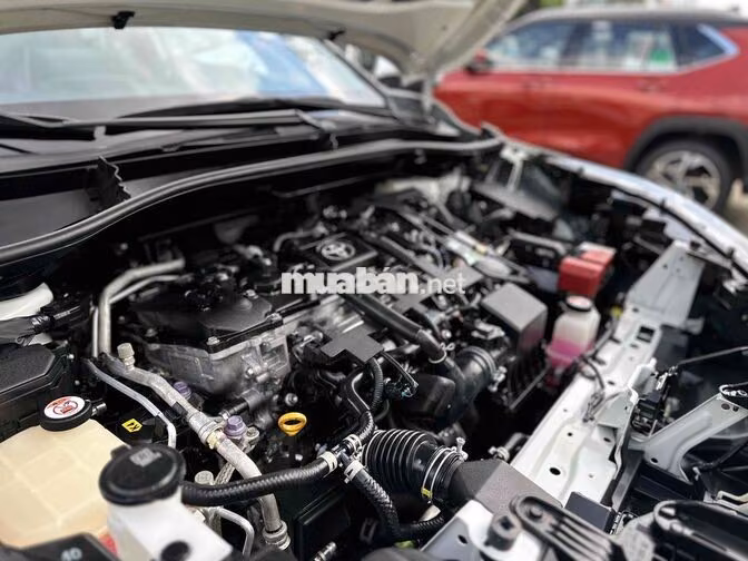 Toyota Corolla Cross Hybrid 2024 Trắng 31279 km