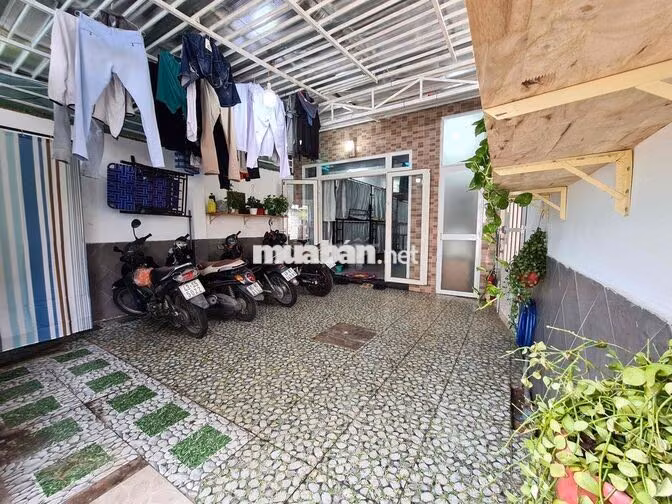 Ký Túc Xá Sinh Viên, Phòng Trọ Nam Tiện Nghi