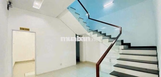 Cho thuê nhà 1 trệt 2 lầu mặt tiền đường N1 khu dân cư D2D