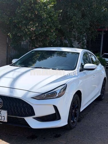 MG MG5 Trắng Thể thao 5 chỗ