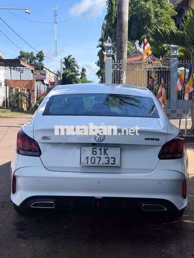 MG MG5 Trắng Thể thao 5 chỗ
