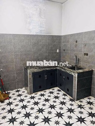 NHÀ GẦN TRƯỜNG NGUYỄN VĂN THỆ. TRỆT LẦU 3PN 2WC