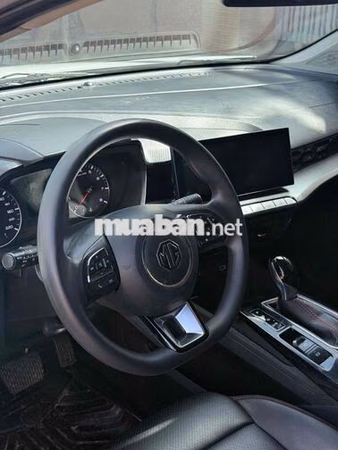 MG MG5 Trắng Thể thao 5 chỗ