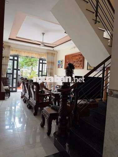 cho thuê biệt thự nhỏ khu vĩnh lộc a đậu xe hơi sạch sẽ giá rẻ ở ngay