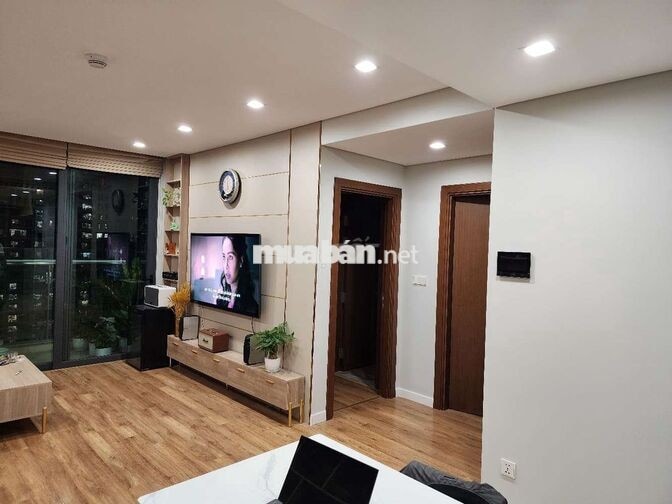 chính chủ cần bán gấp căn góc 2 ngủ  toà the legend 109 Nguyễn Tuân, 