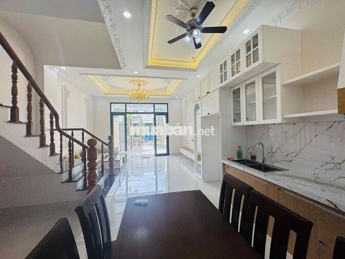 NHÀ LẦU MỚI TINH ĐỦ NỘI THẤT KDC- CHỢ ĐI BỘ- GẦN CÔNG VIÊN