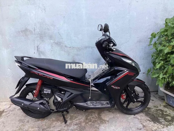 Honda Air Blade 125 đỏ đen nữ đi chính chủ