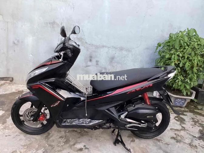 Honda Air Blade 125 đỏ đen nữ đi chính chủ
