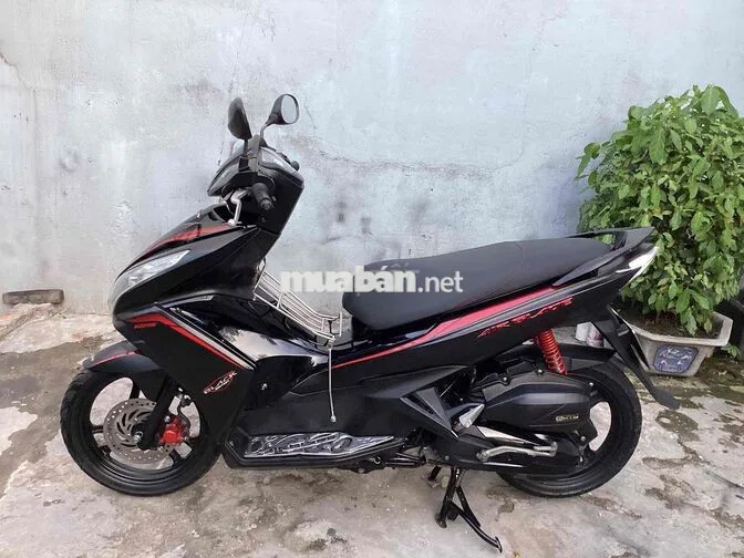 Honda Air Blade 125 đỏ đen nữ đi chính chủ