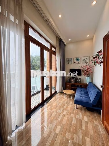 Nhà 2 lầu 4PN full nội thất hẻm đường Nguyễn Văn Cừ chỉ 10 triệu