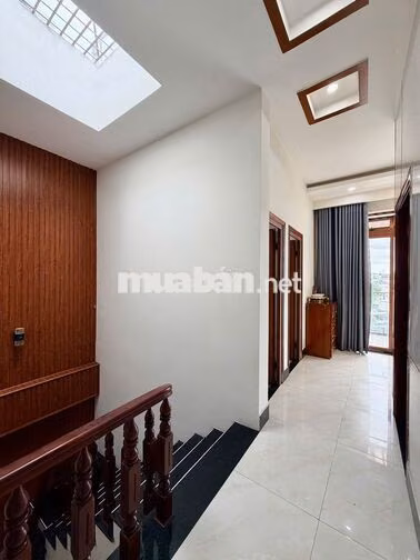Nhà 2 lầu 4PN full nội thất hẻm đường Nguyễn Văn Cừ chỉ 10 triệu