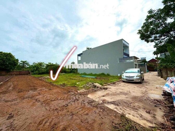 Dân cắt bán 105m  thổ cư giáp khu Công Nghệ Cao Hoà Lạc giá quá rẻ!