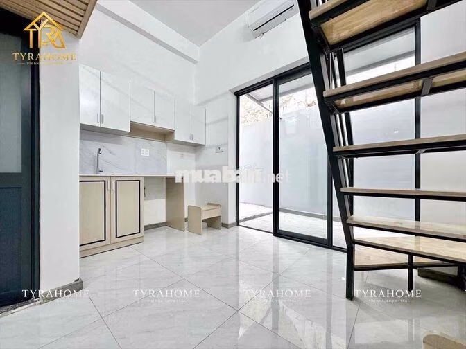 Siêu phẩm Duplex có Sân sau 30m2. Full nội thất , Ở 3ng. Trung Tâm BT