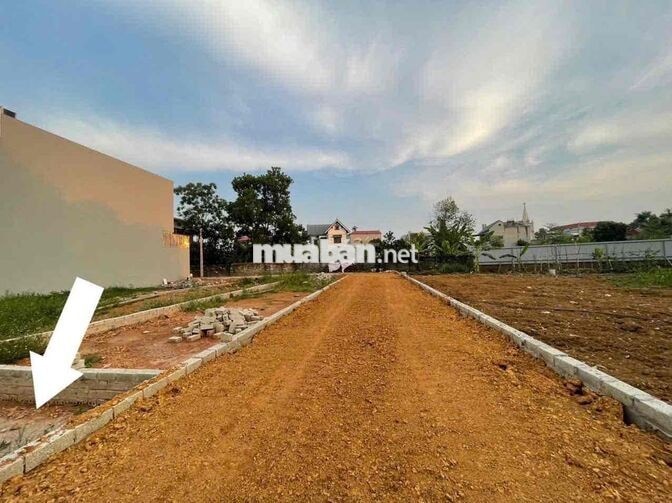 Dân cắt bán 105m  thổ cư giáp khu Công Nghệ Cao Hoà Lạc giá quá rẻ!