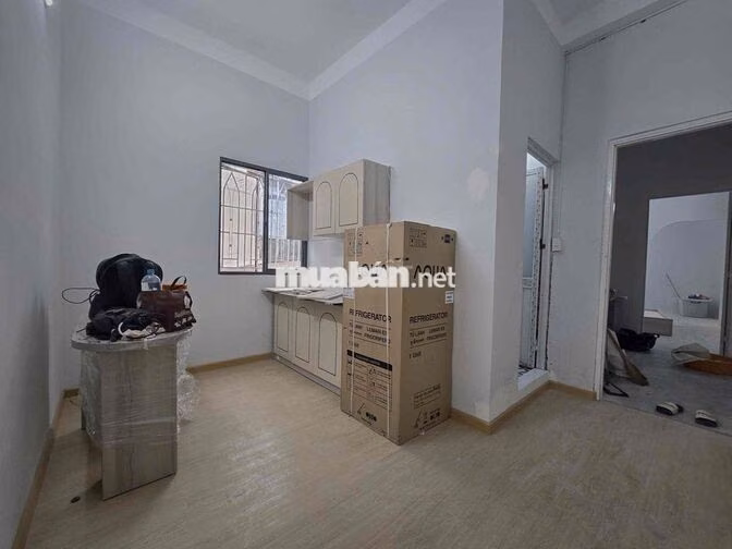 MỚI 100% CĂN HỘ CHO THUÊ CÓ BAN CÔNG DI CHUYỂN 5P TỚI BKU UEH HUFLIT