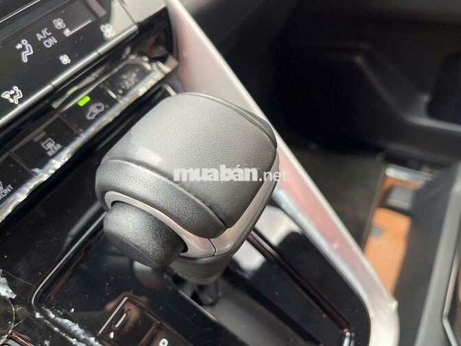 Toyota Innova Cross V 2024 Nâu 51.302 km