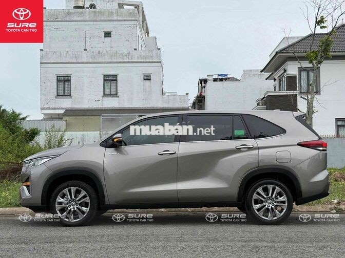Toyota Innova Cross Hybrid 2025 siêu lướt