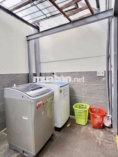 Chdv 272m2( 11x25)2 tầng+ 12 phòng dòng tiền 68tr/tháng Hẻm xe hơi