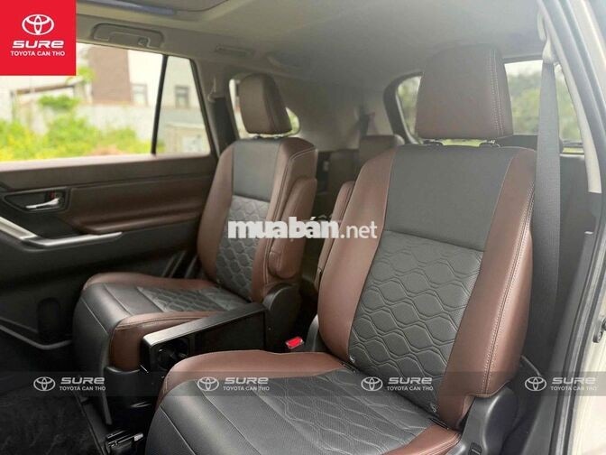 Toyota Innova Cross Hybrid 2025 siêu lướt