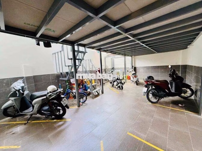 Chdv 272m2( 11x25)2 tầng+ 12 phòng dòng tiền 68tr/tháng Hẻm xe hơi