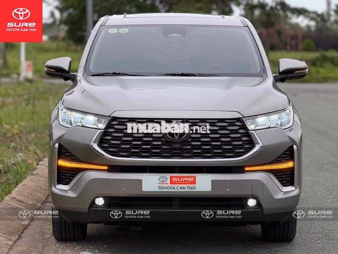 Toyota Innova Cross Hybrid 2025 siêu lướt
