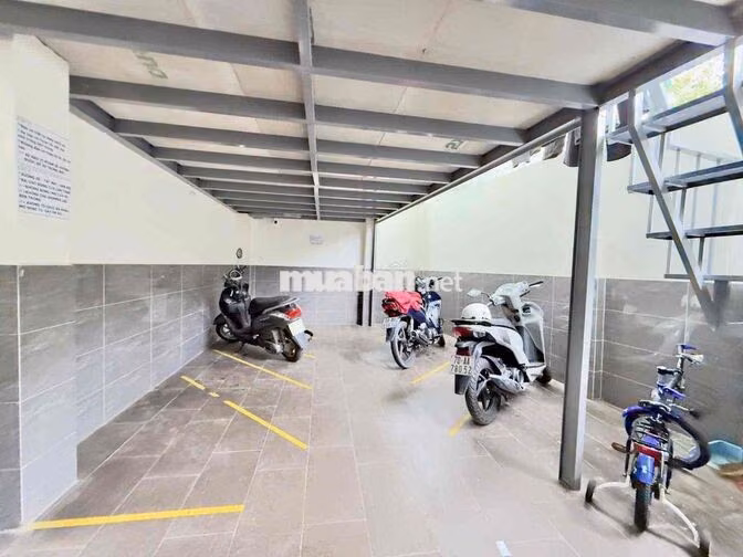Chdv 272m2( 11x25)2 tầng+ 12 phòng dòng tiền 68tr/tháng Hẻm xe hơi