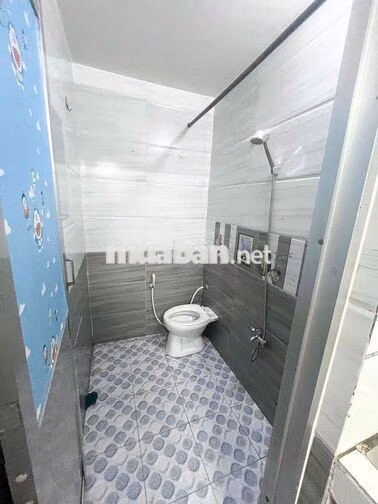 Phòng trọ bình dân có máy lạnh kệ bếp còn mới